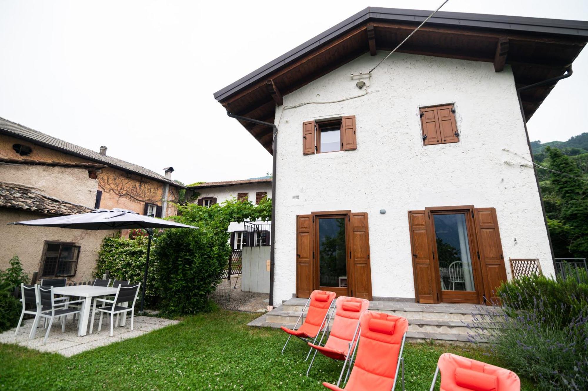 Cottage Lavanda E Rosmarino ลาวิส ภายนอก รูปภาพ