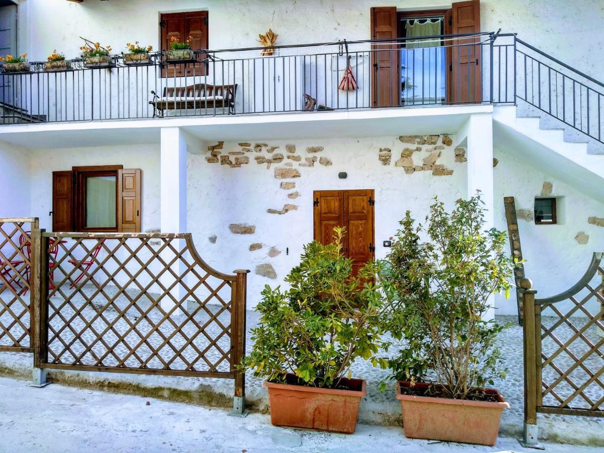 Cottage Lavanda E Rosmarino ลาวิส ภายนอก รูปภาพ